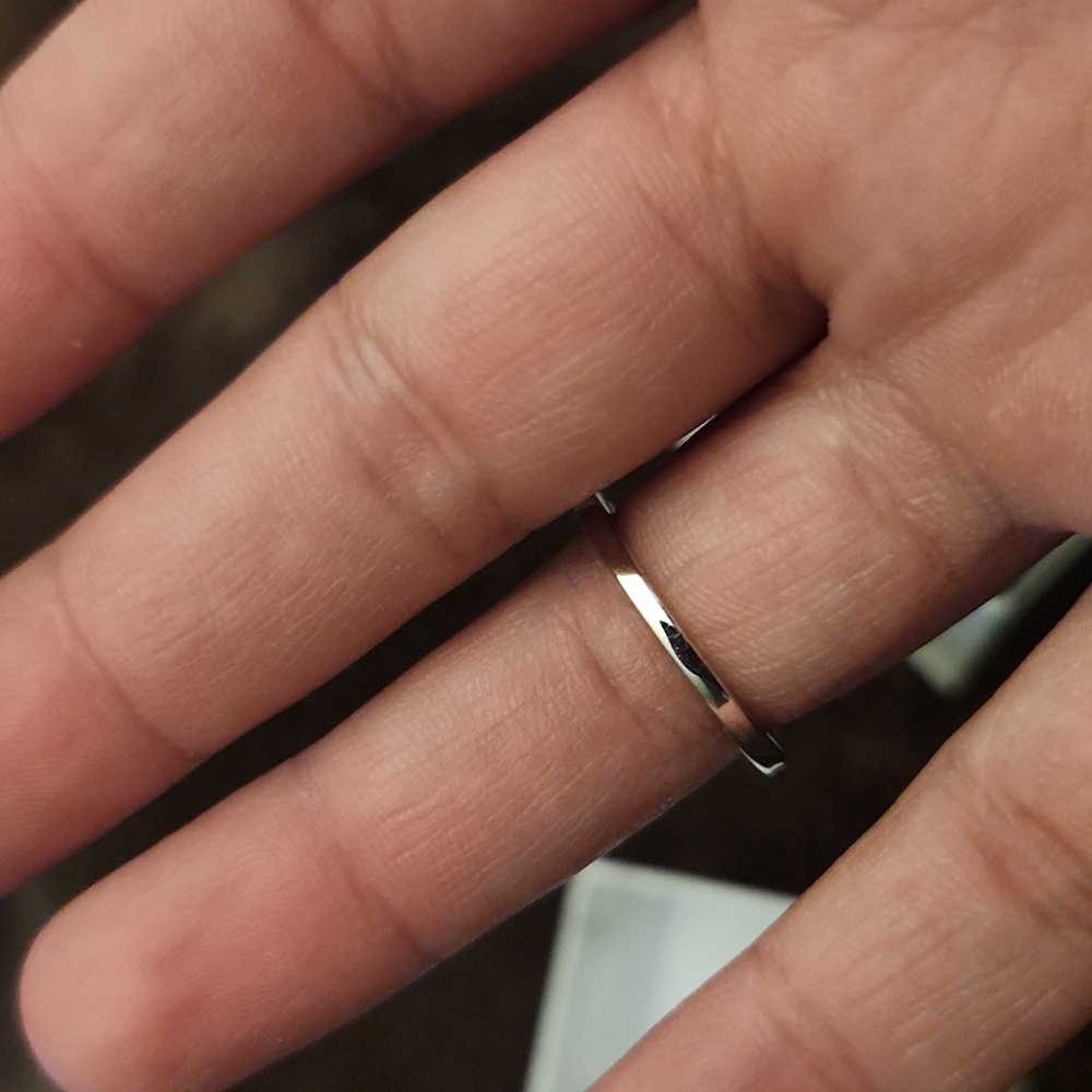 Canary yellow cushion cut diamond - Picture 9 of 12